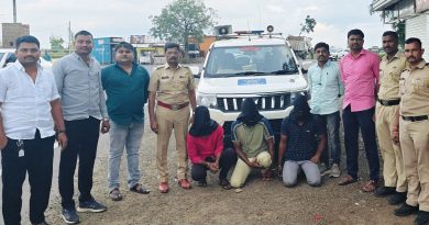 तरुणांच्या खुनाचा 24 तासांतच गुन्हा उघडकीस- मारेकरी सख्या भावासह तिघांना ठोकल्या बेड्या; टेंभुर्णी पोलिसांकडून जलद तपास ! तरुणांच्या खुनाचा 24 तासांतच गुन्हा उघडकीस- मारेकरी सख्या भावासह तिघांना ठोकल्या बेड्या; टेंभुर्णी पोलिसांकडून जलद तपास !