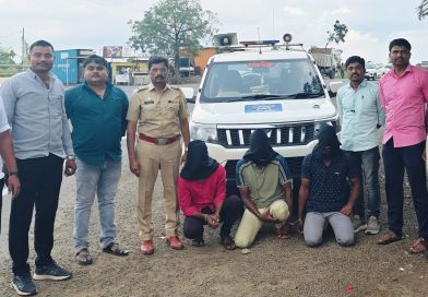 तरुणांच्या खुनाचा 24 तासांतच गुन्हा उघडकीस- मारेकरी सख्या भावासह तिघांना ठोकल्या बेड्या; टेंभुर्णी पोलिसांकडून जलद तपास ! तरुणांच्या खुनाचा 24 तासांतच गुन्हा उघडकीस- मारेकरी सख्या भावासह तिघांना ठोकल्या बेड्या; टेंभुर्णी पोलिसांकडून जलद तपास !