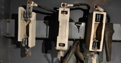 राजापूर गावात युवकांच्या एकजुटीने रात्रभर झटून वीजपुरवठा सुरू