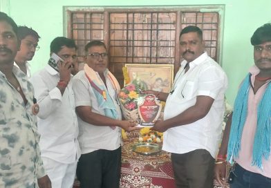 मराठी रोखठोक चे ज्येष्ठ संपादक दिलीप वाघमारे यांना पुरस्काराने सन्मानित मराठी रोखठोक चे ज्येष्ठ संपादक दिलीप वाघमारे यांना पुरस्काराने सन्मानित