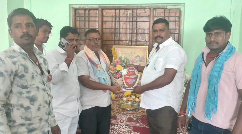 मराठी रोखठोक चे ज्येष्ठ संपादक दिलीप वाघमारे यांना पुरस्काराने सन्मानित मराठी रोखठोक चे ज्येष्ठ संपादक दिलीप वाघमारे यांना पुरस्काराने सन्मानित