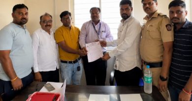 सारोळे ग्रामस्थांचे महावितरण केंद्राला निवेदन; वारंवार खंडित होणाऱ्या वीजपुरवठ्याबाबत तीव्र नाराजी