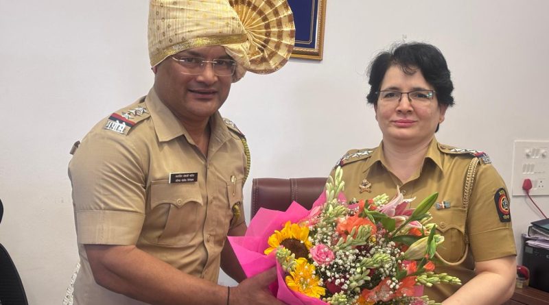 वरिष्ठ पोलीस निरीक्षक गिरीषा निंबाळकर यांनी काळेपडळ पोलीस ठाण्याचा पदभार स्वीकारला, कर्तव्यदक्ष महिला अधिकाऱ्याची इंट्री ! वरिष्ठ पोलीस निरीक्षक गिरीषा निंबाळकर यांनी काळेपडळ पोलीस ठाण्याचा पदभार स्वीकारला, कर्तव्यदक्ष महिला अधिकाऱ्याची इंट्री !